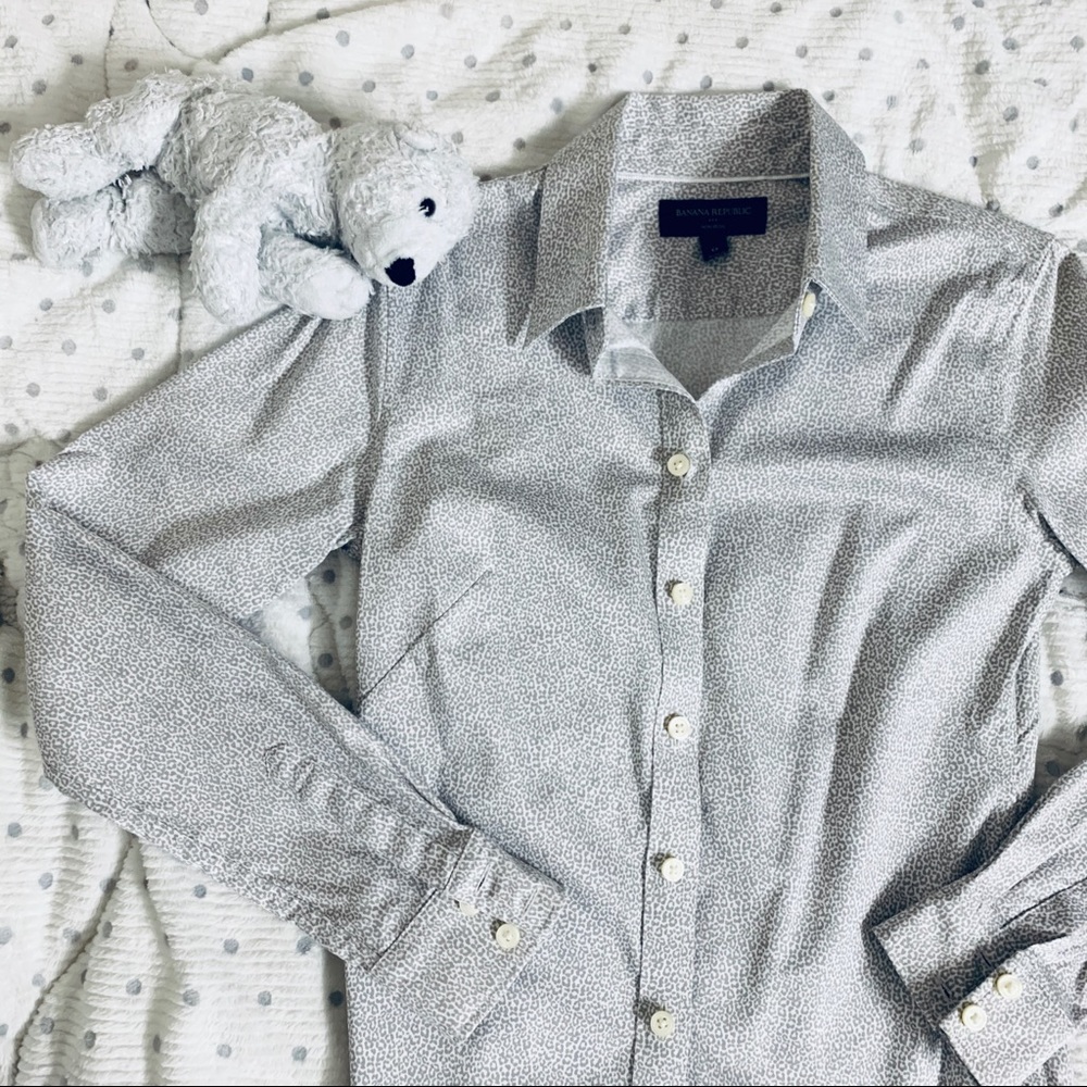 BANANA REPUBLIC || dress shirt (size 0)